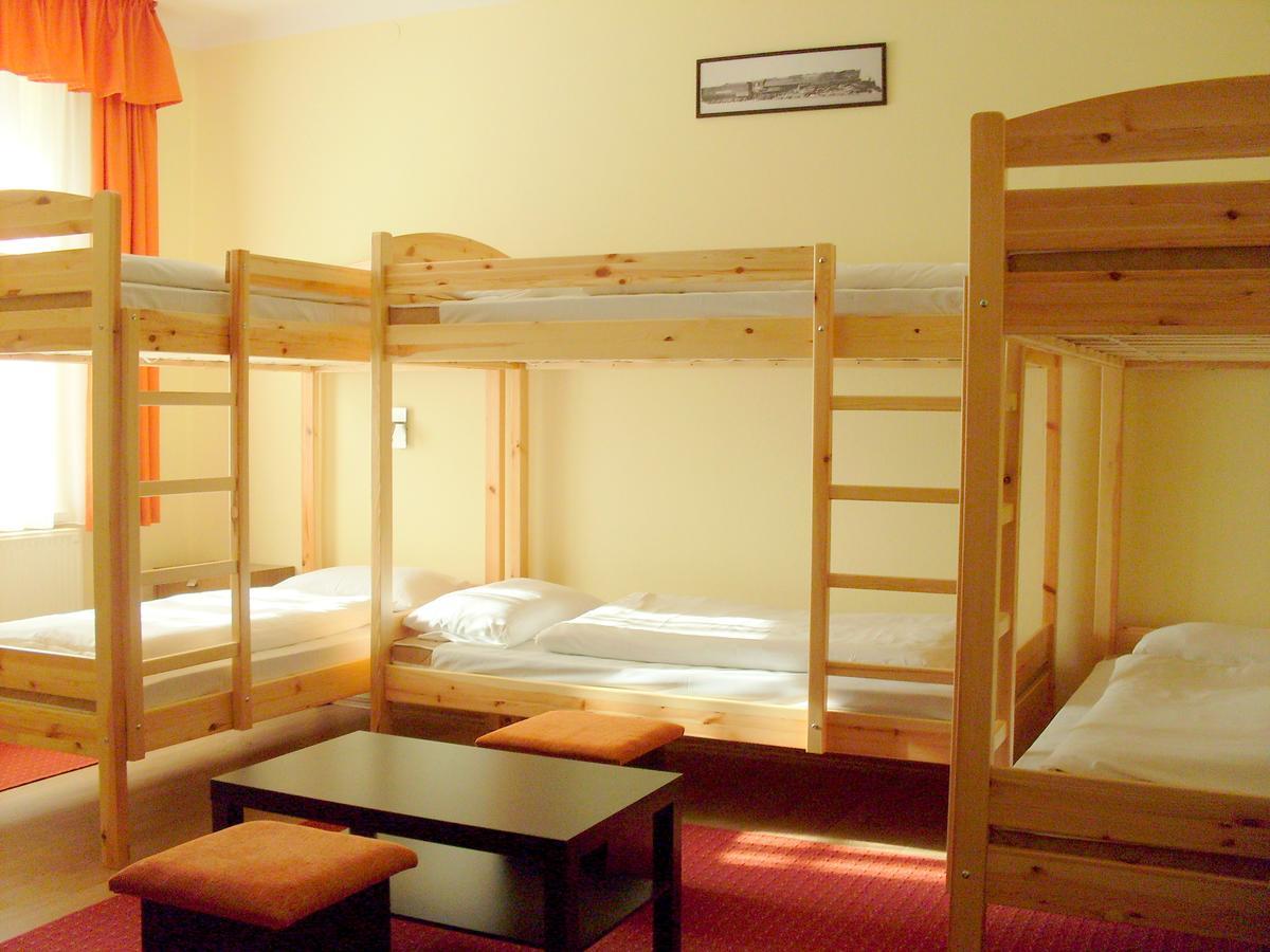 Lokomotiv Motel Eger Ngoại thất bức ảnh