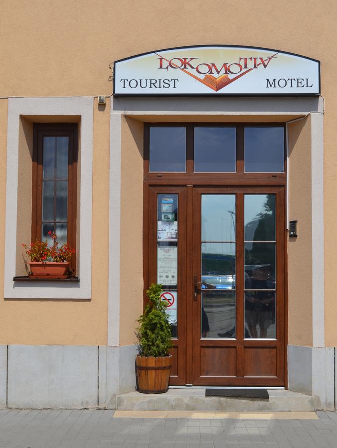Lokomotiv Motel Eger Ngoại thất bức ảnh